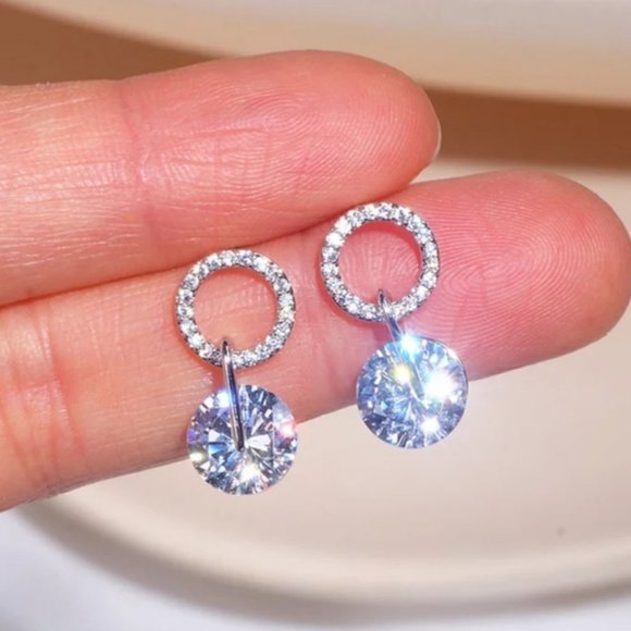 18K White Gold Solitaire Diamond Circle Earrings 2 - Picture 3 of 11